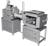 Industrielaborgerät mit einer großen, kastenförmigen Metallkammer, die mit einem zylindrischen Bauteil und Schalttafeln verbunden ist, die alle auf stabilen Metallständern montiert sind.