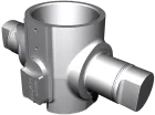 3D-gerendertes Bild eines metallischen T-förmigen Rohrfittings mit sechseckigen Enden und einer Gewindekupplung, das üblicherweise in der Sanitärtechnik oder in mechanischen Systemen verwendet wird.